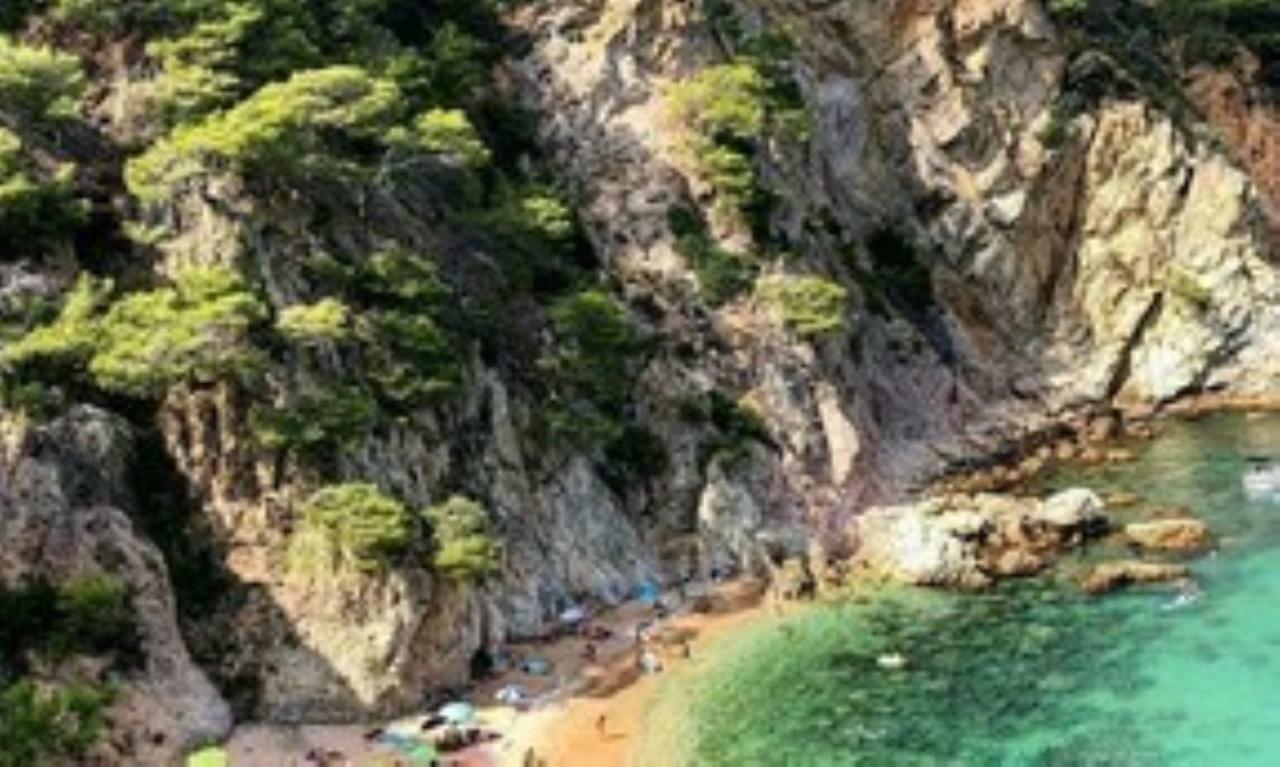 Апартаменты Cala Salions, Chalana I Жирона Экстерьер фото